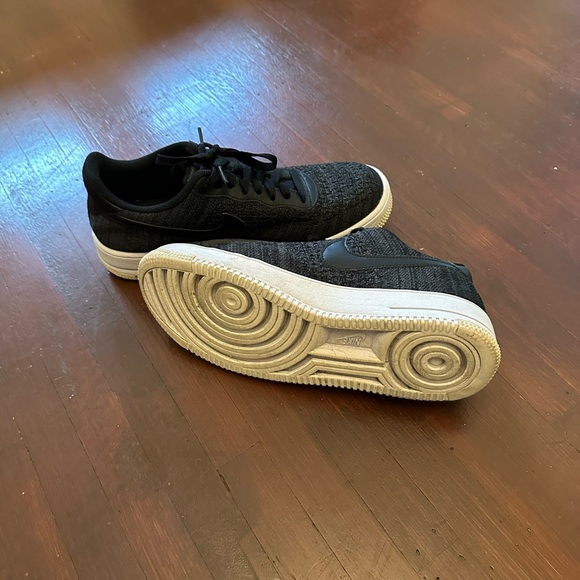 Nike Air Force 1 Flyknit 2.0 - Picture 2 of 3